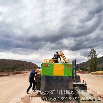 西藏路緣石滑模成型機全自動自動找平路沿石滑模機成型效果好質量保證