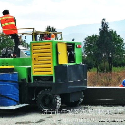 潤達混凝土路緣石滑模機 小型自動路沿石成型機 無線遙控路邊石滑模機