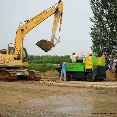 鴻信現(xiàn)澆公路路肩成型機(jī) 自動(dòng)找平路沿石滑模機(jī) 瀝青砂攔水帶滑模機(jī)