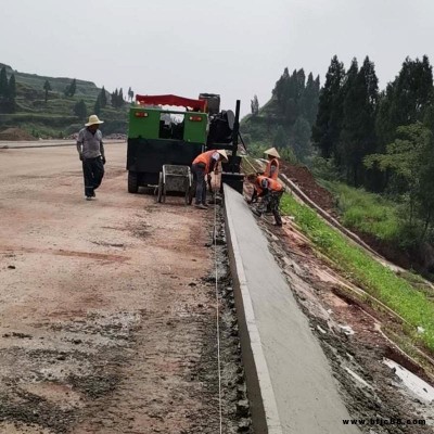 潤達現澆路沿石滑模成型機 路緣石滑模一次成型 公路瀝青砂攔水帶成型機