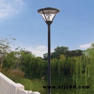 供應凱譽農村院子|公園|廠區4米-10米LED節能鋰電池蓄電池太陽能庭院燈生產廠家