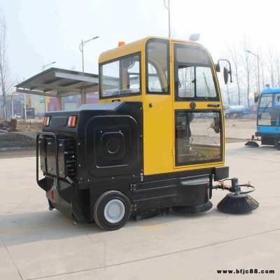 廠家直銷駕駛式清掃車 電動環衛掃地車 傾到式清掃車