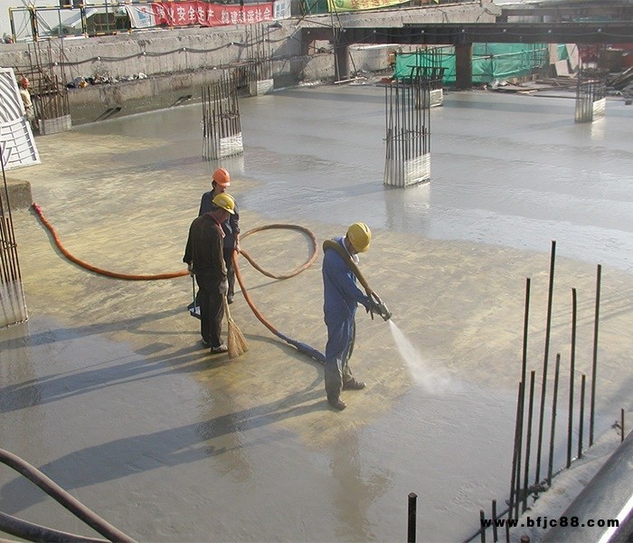 集裝箱聚氨酯噴涂施工-宏源新防水-南京聚氨酯噴涂